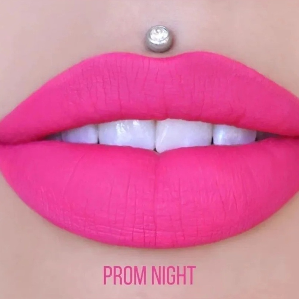Prom Night, NIB JEFFREE Star Velour
Liquid Lipstick